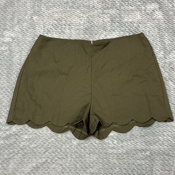 Love Tree Pants - Love Tree Shorts Womens Large Army Green Flat Front Scallop Hem Dress Shorty